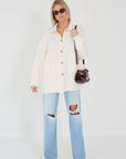 Lisa yang Julianne Cardigan