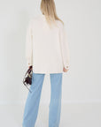 Lisa yang Julianne Cardigan