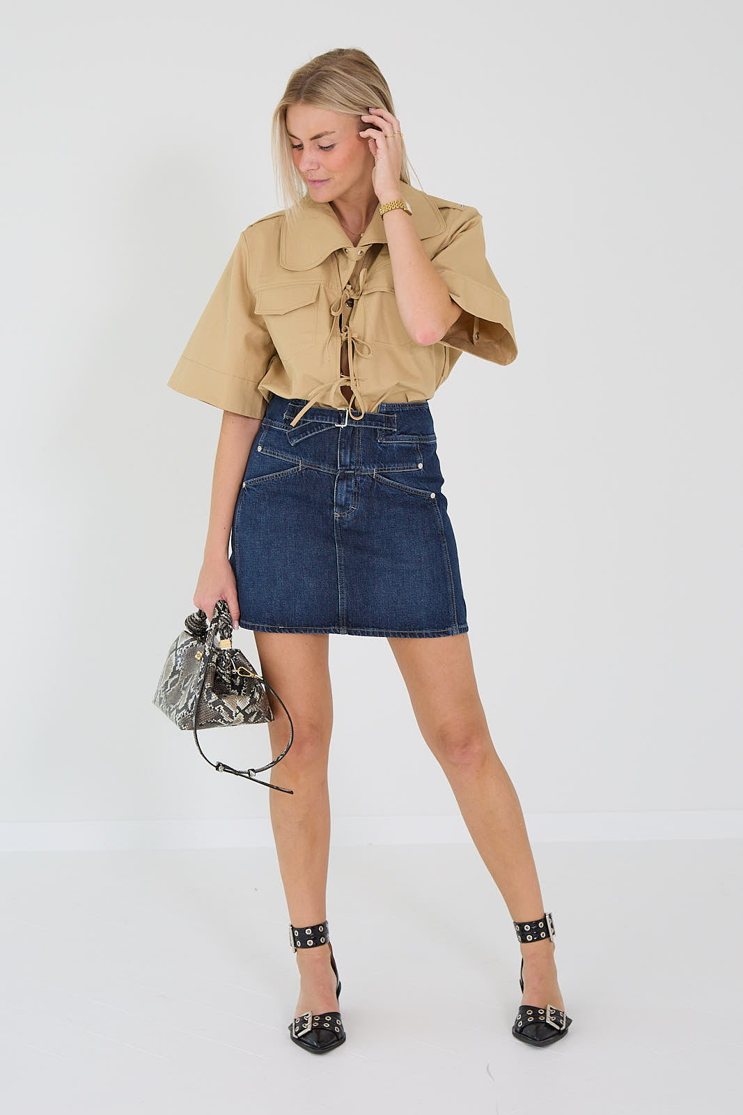 Ganni blouse Suiting cowneck