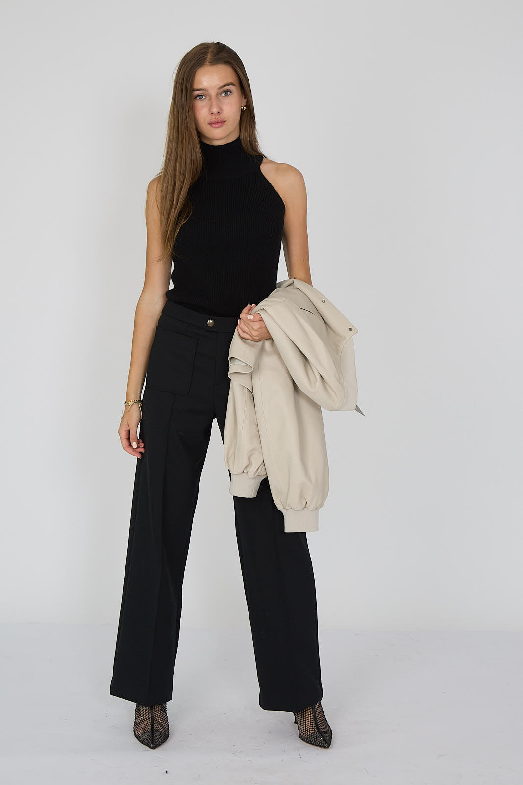 Lisa yang pull zwart