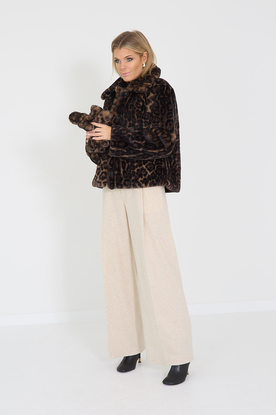 Apparis mantel leopard