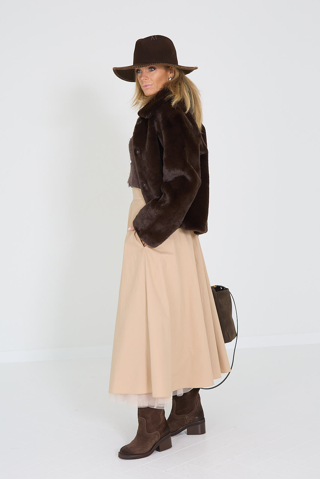 Apparis mantel bruin