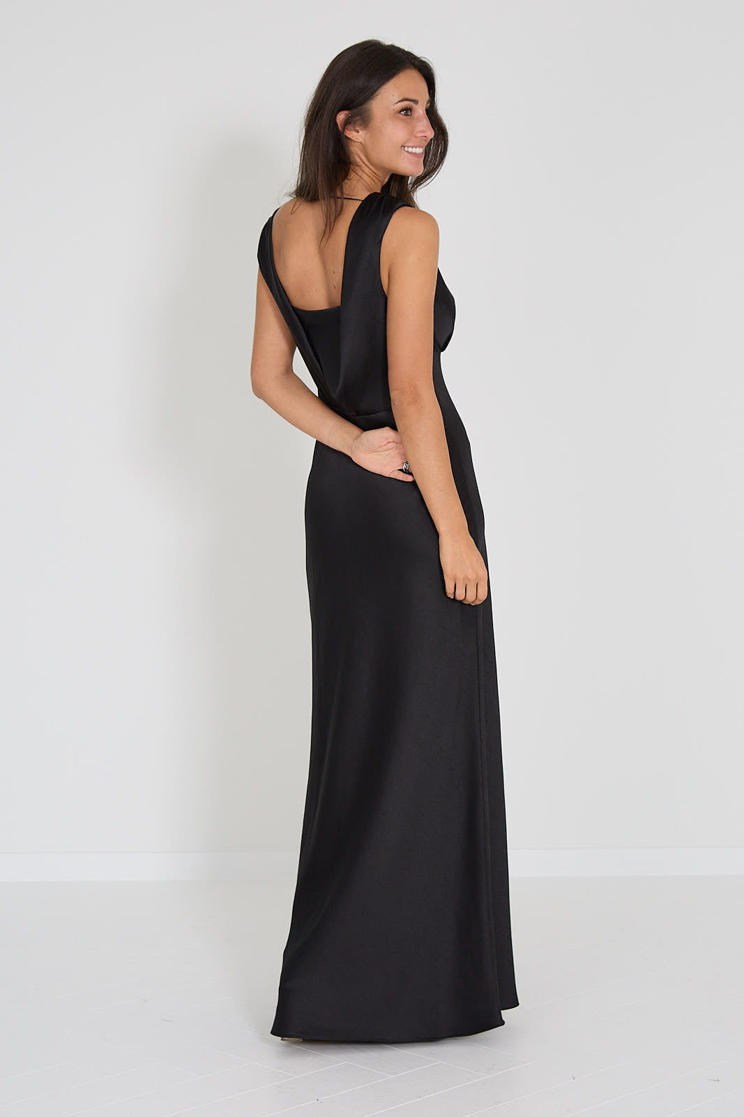 Vince avondjurk satijn zwart