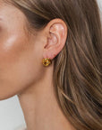 Souvenirs de Pomme oorbellen dolly gold knot