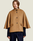 MANTEL ZOELLE MET CAPE