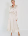 Lisa yang rok champagne