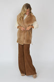 La reveuse mantel bruin