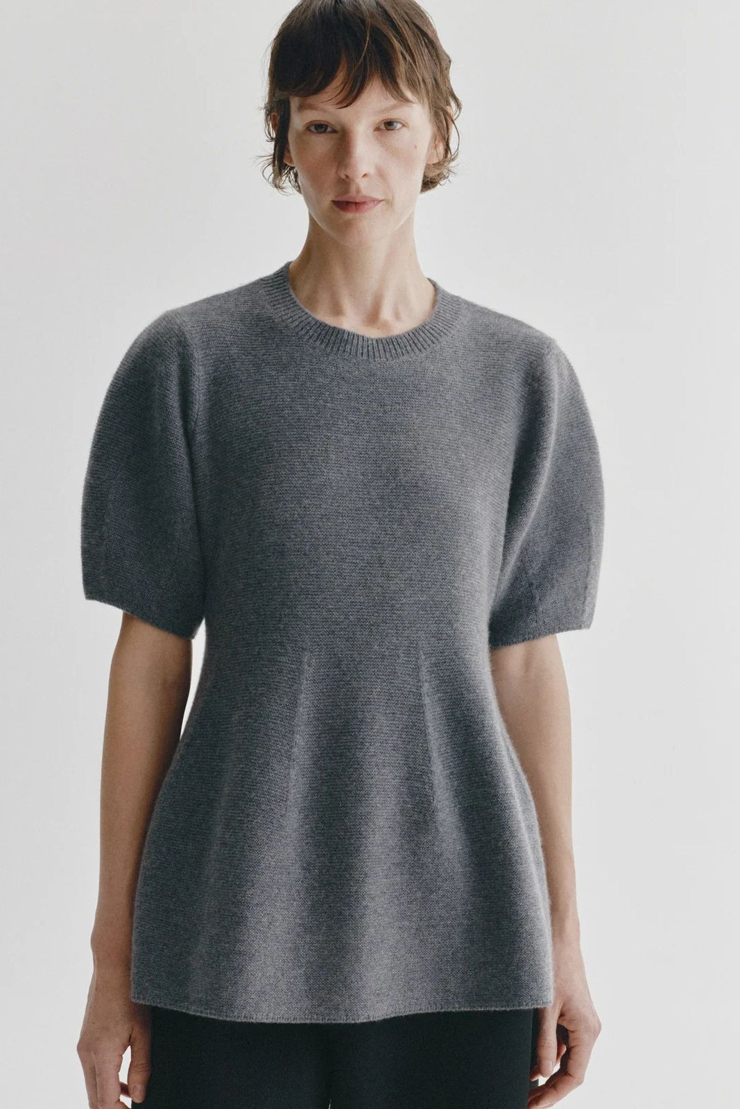 26W-LISA YANG-PULL-GRIJS DONKER