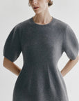 26W-LISA YANG-PULL-GRIJS DONKER
