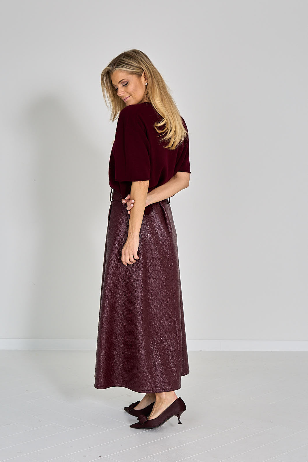 26W-LISA YANG-PULL-BORDEAUX DONKER ROOD
