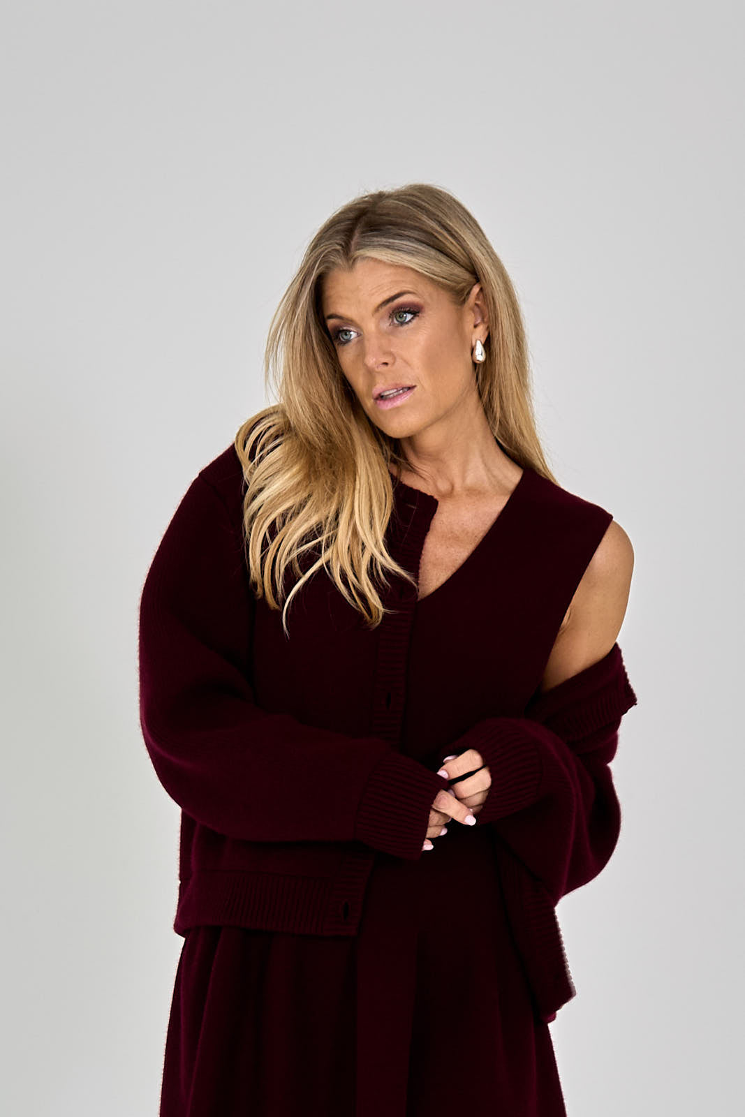 26W-LISA YANG-PULL GILET-BORDEAUX DONKER