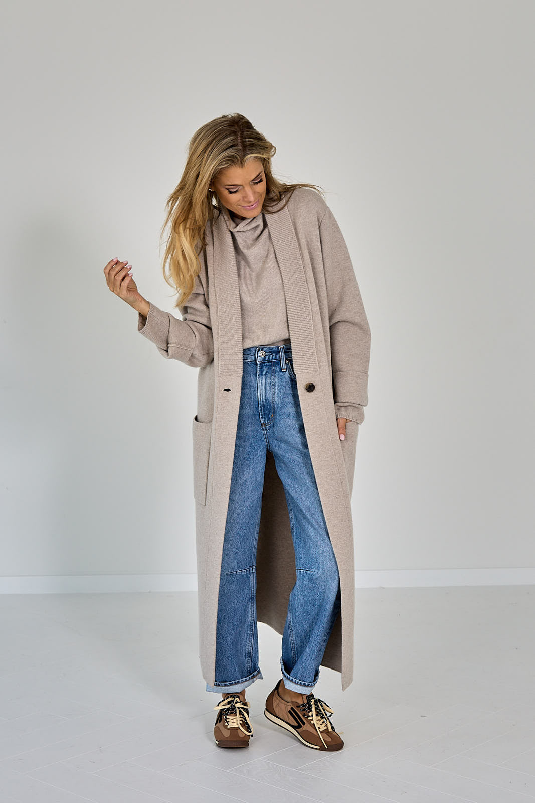 26W-LISA YANG-PULL-LICHT BEIGE