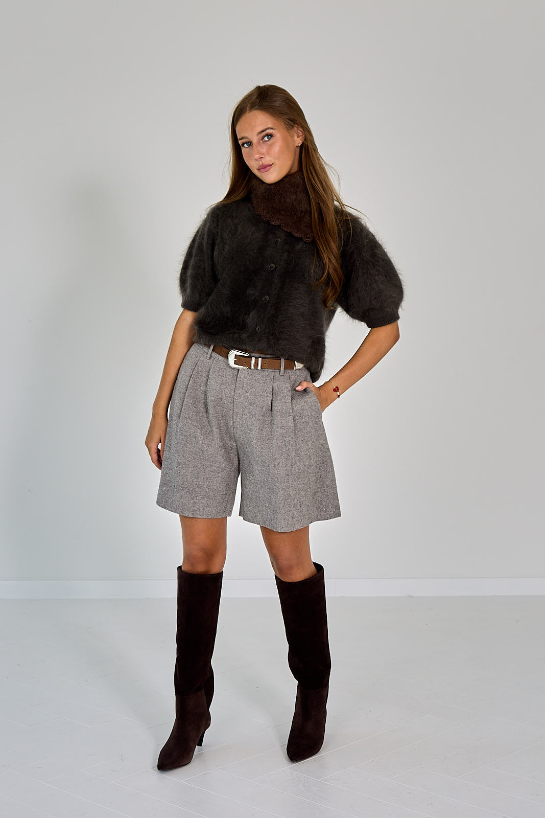 26W-LISA YANG-PULL GILET-BRUIN DONKER