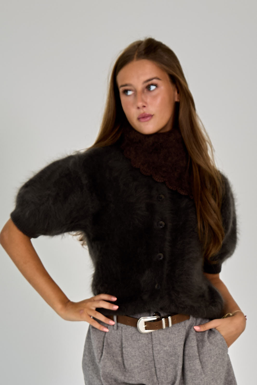 26W-LISA YANG-PULL GILET-BRUIN DONKER