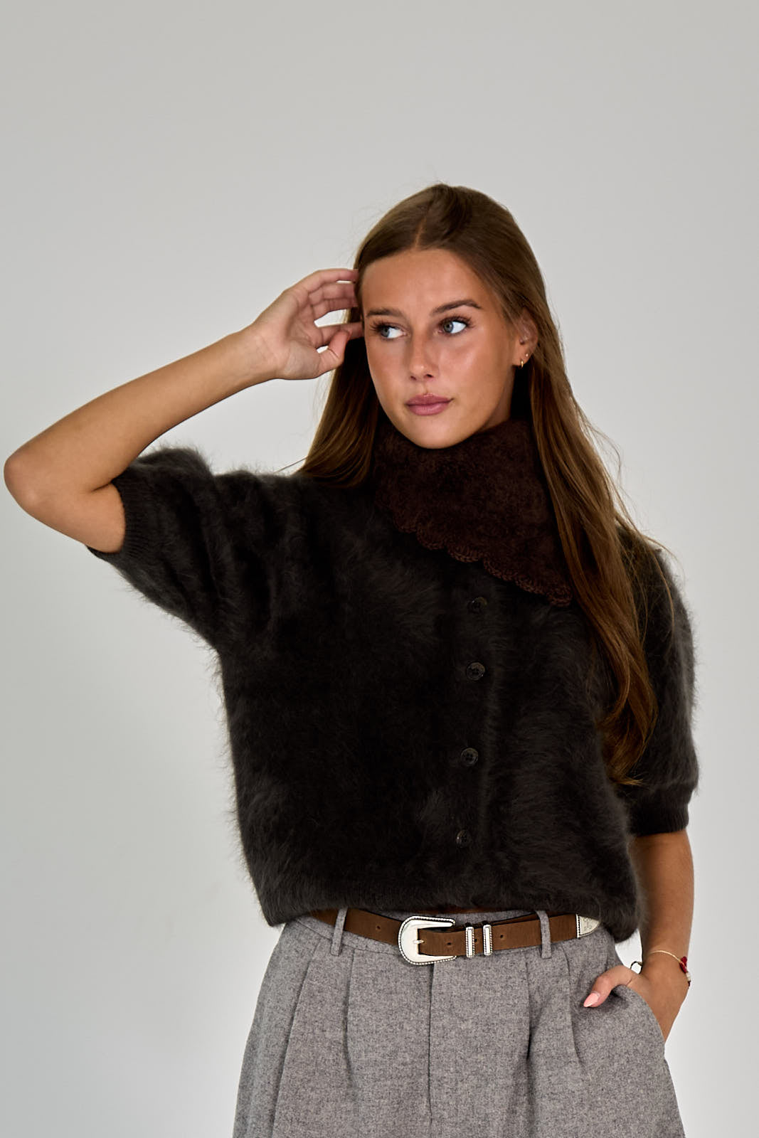26W-LISA YANG-PULL GILET-BRUIN DONKER