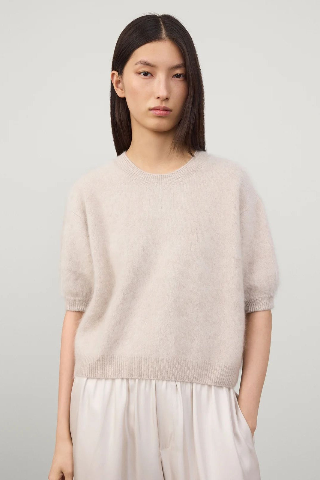26W-LISA YANG-PULL-LICHT BEIGE