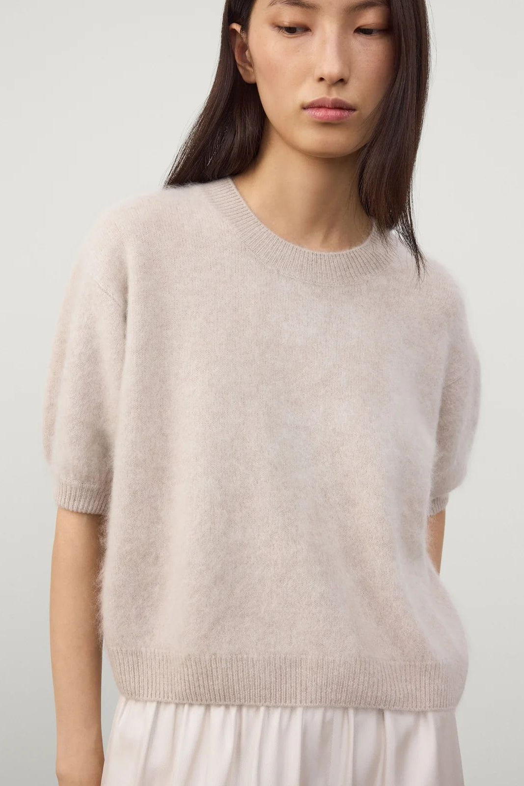 26W-LISA YANG-PULL-LICHT BEIGE