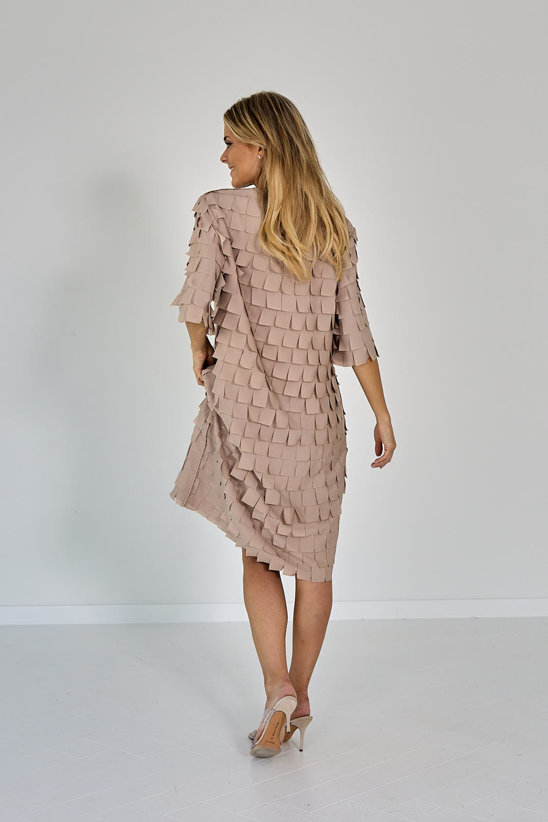 26W-PESERICO-KLEED-BEIGE MIDDEN