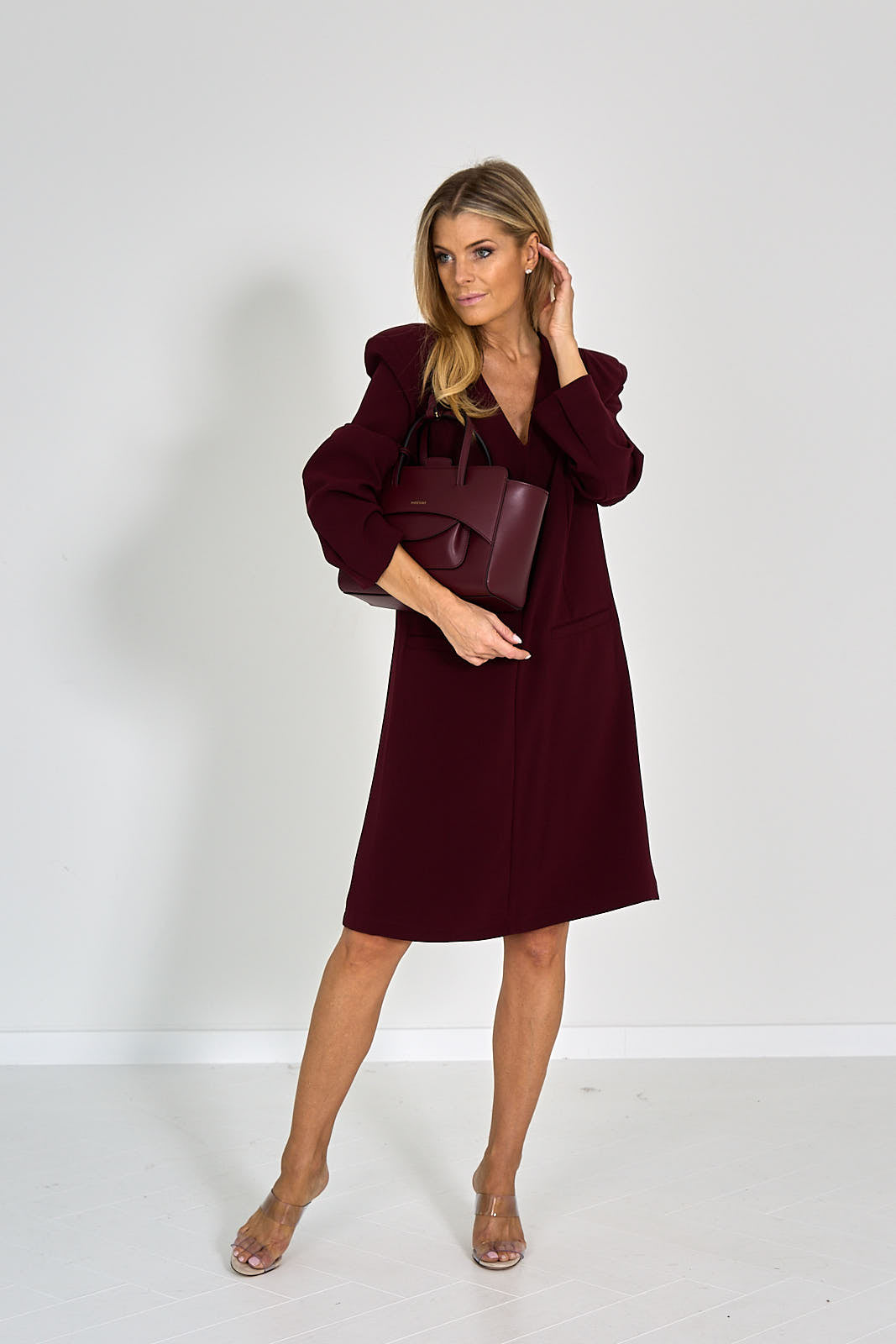26W-ALMY-KLEED-BORDEAUX DONKER ROOD