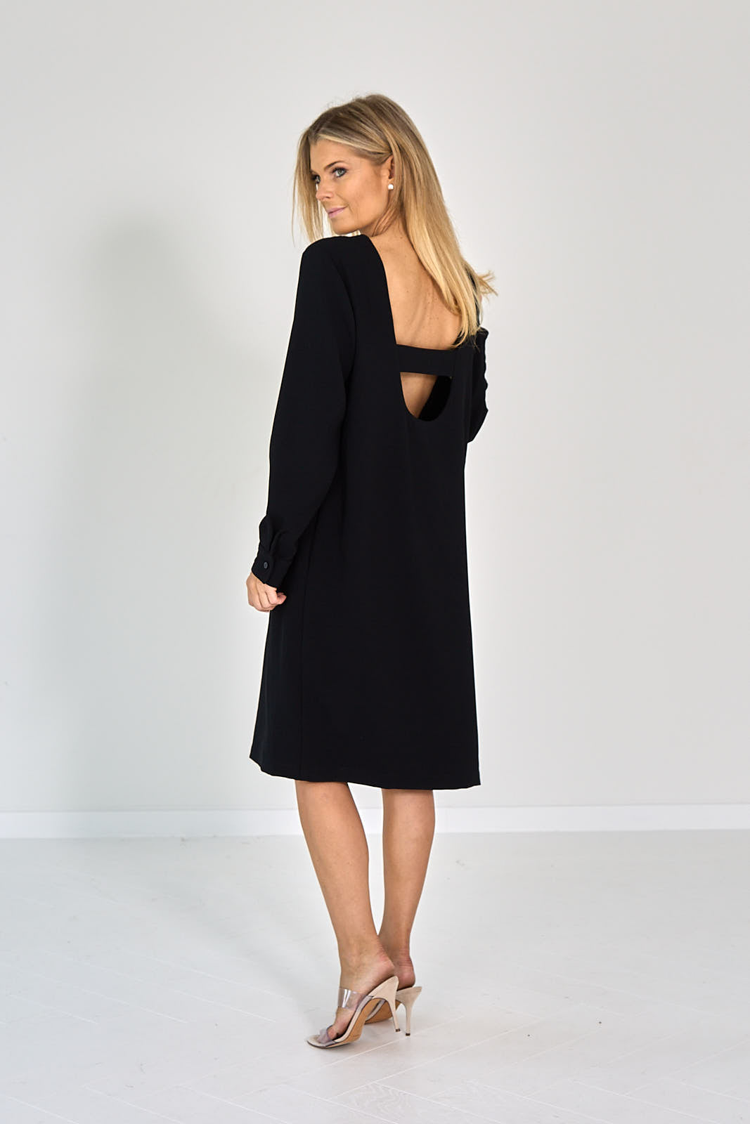 26W-ALMY-KLEED-ZWART