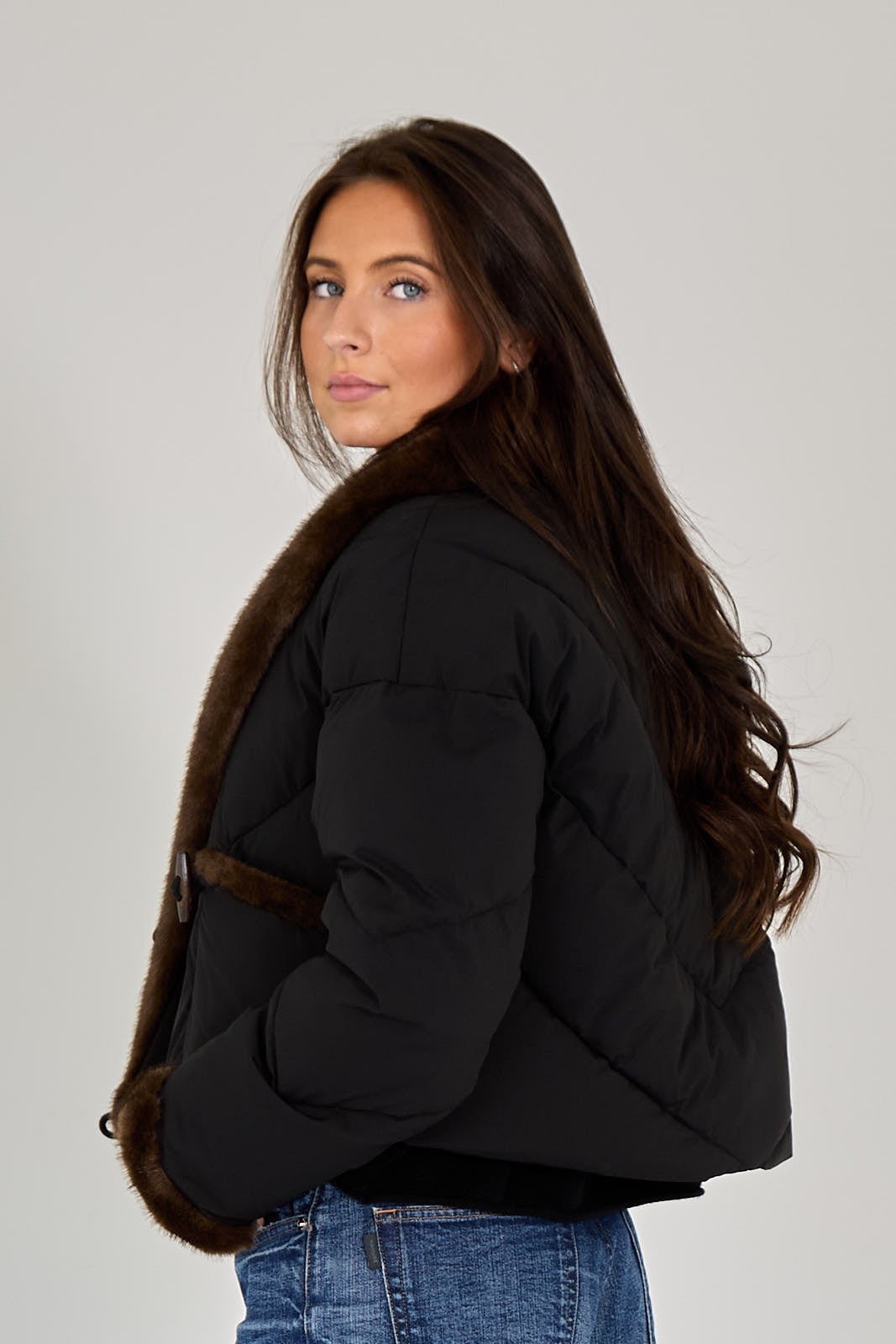 26W-URBANCODE-MANTEL-ZWART
