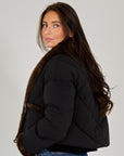 26W-URBANCODE-MANTEL-ZWART