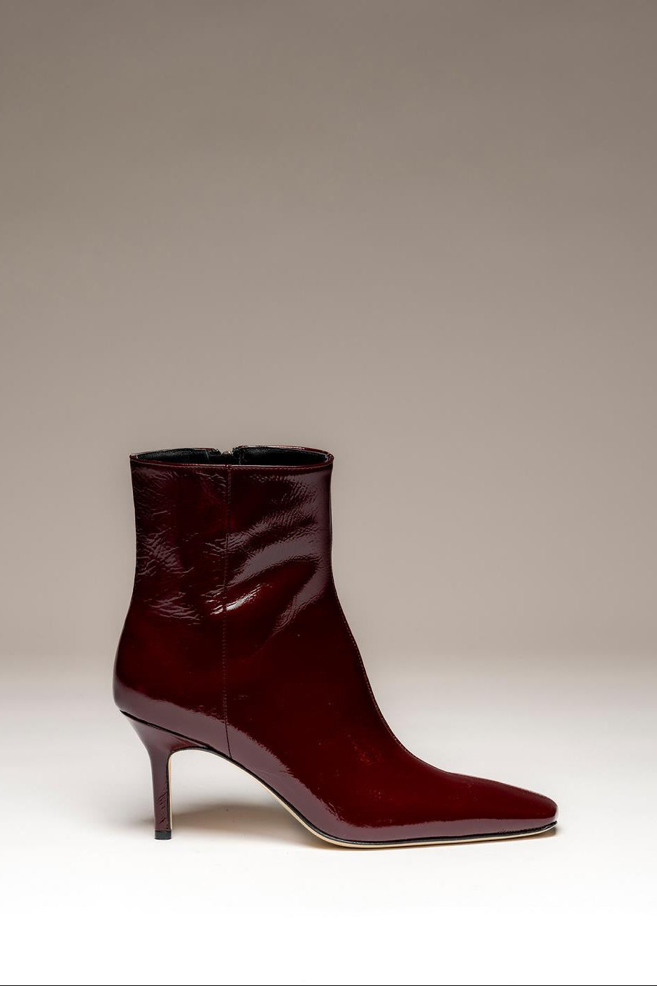 26W-ODARE-SCHOENEN-BORDEAUX DONKER ROOD