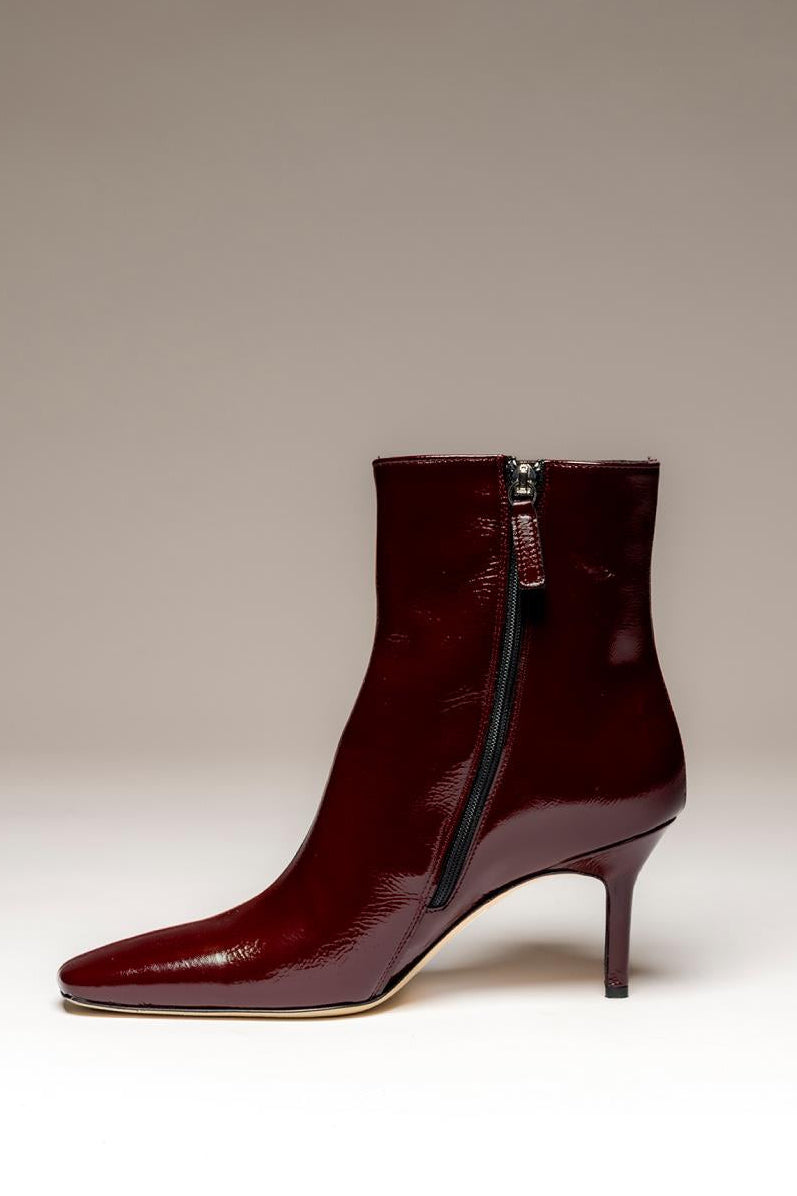 26W-ODARE-SCHOENEN-BORDEAUX DONKER ROOD
