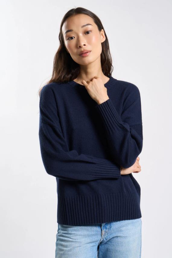 PULL MONTPILYA MARINE