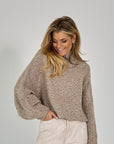 26W-MARGAUX LONNBERG-PULL-BEIGE MIDDEN