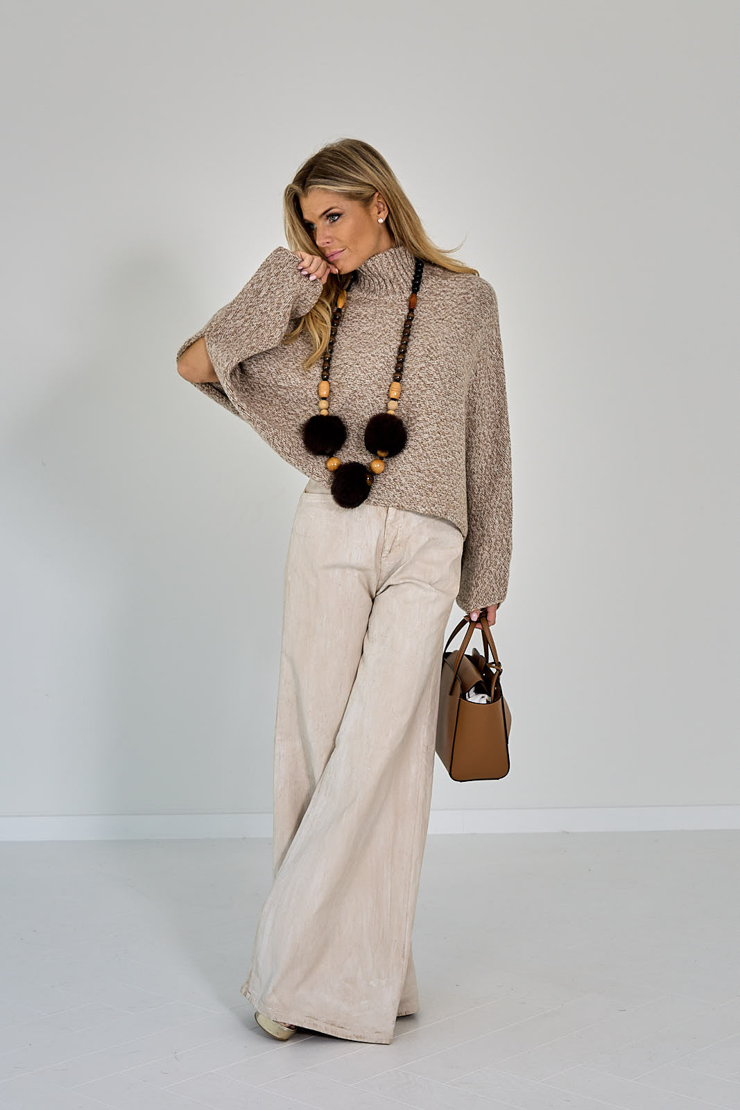 26W-MARGAUX LONNBERG-PULL-BEIGE MIDDEN