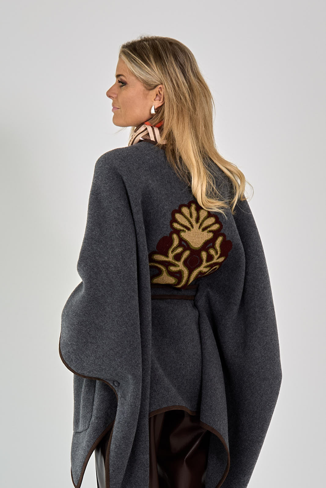 26W-BAZAR DE LUXE-MANTEL-GRIJS MIDDEN