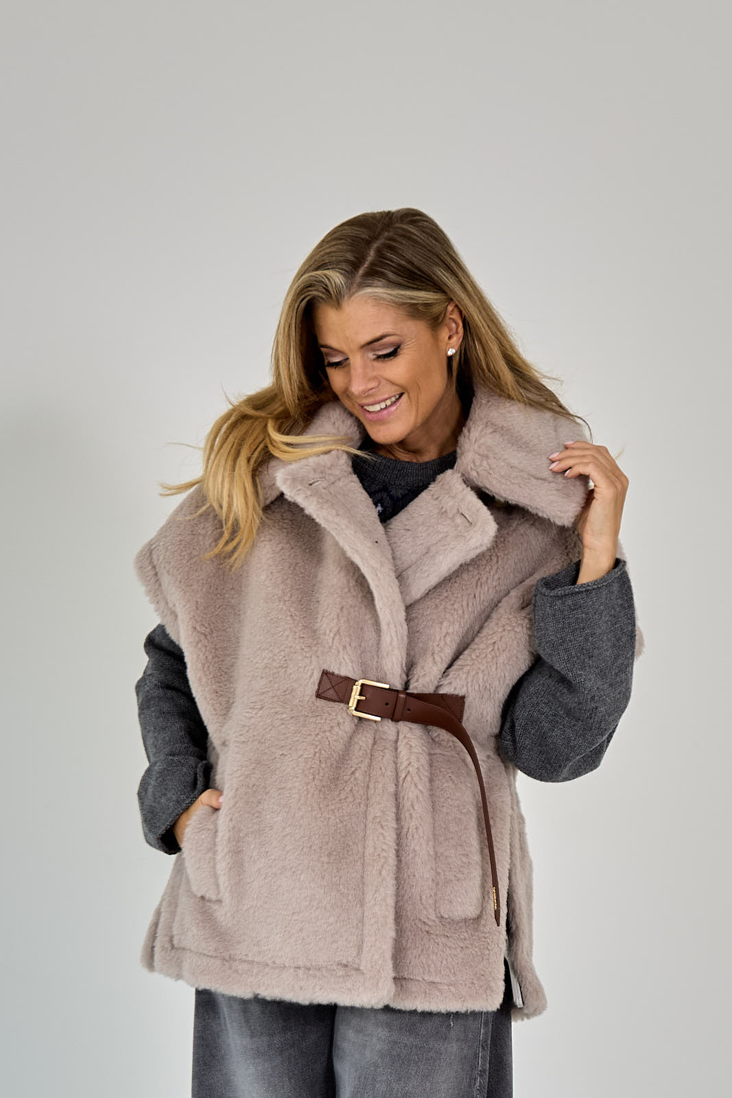 26W-MAX MARA-MANTEL-BEIGE MIDDEN