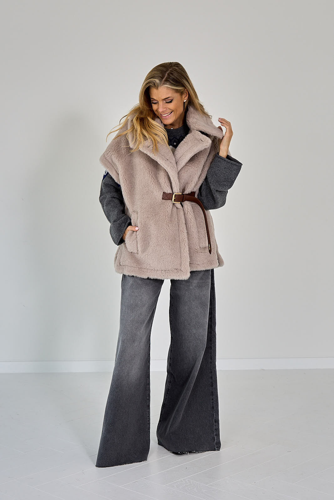 26W-MAX MARA-MANTEL-BEIGE MIDDEN