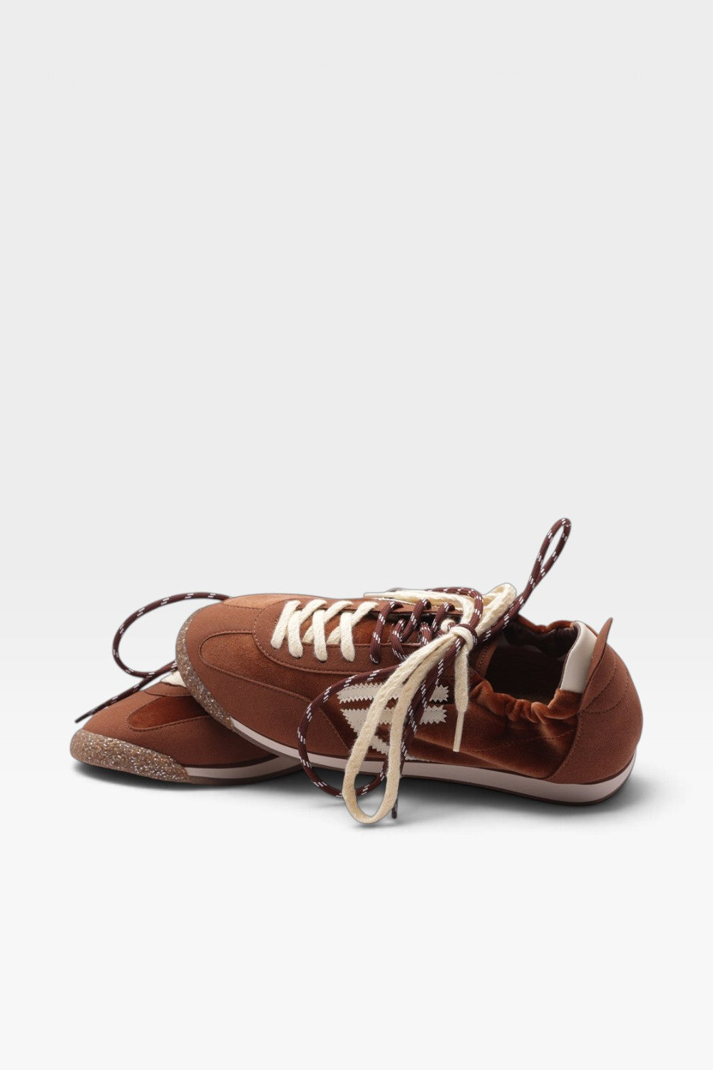 26W-PURAAI-SCHOENEN-PANTHER SOFA