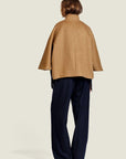 MANTEL ZOELLE MET CAPE