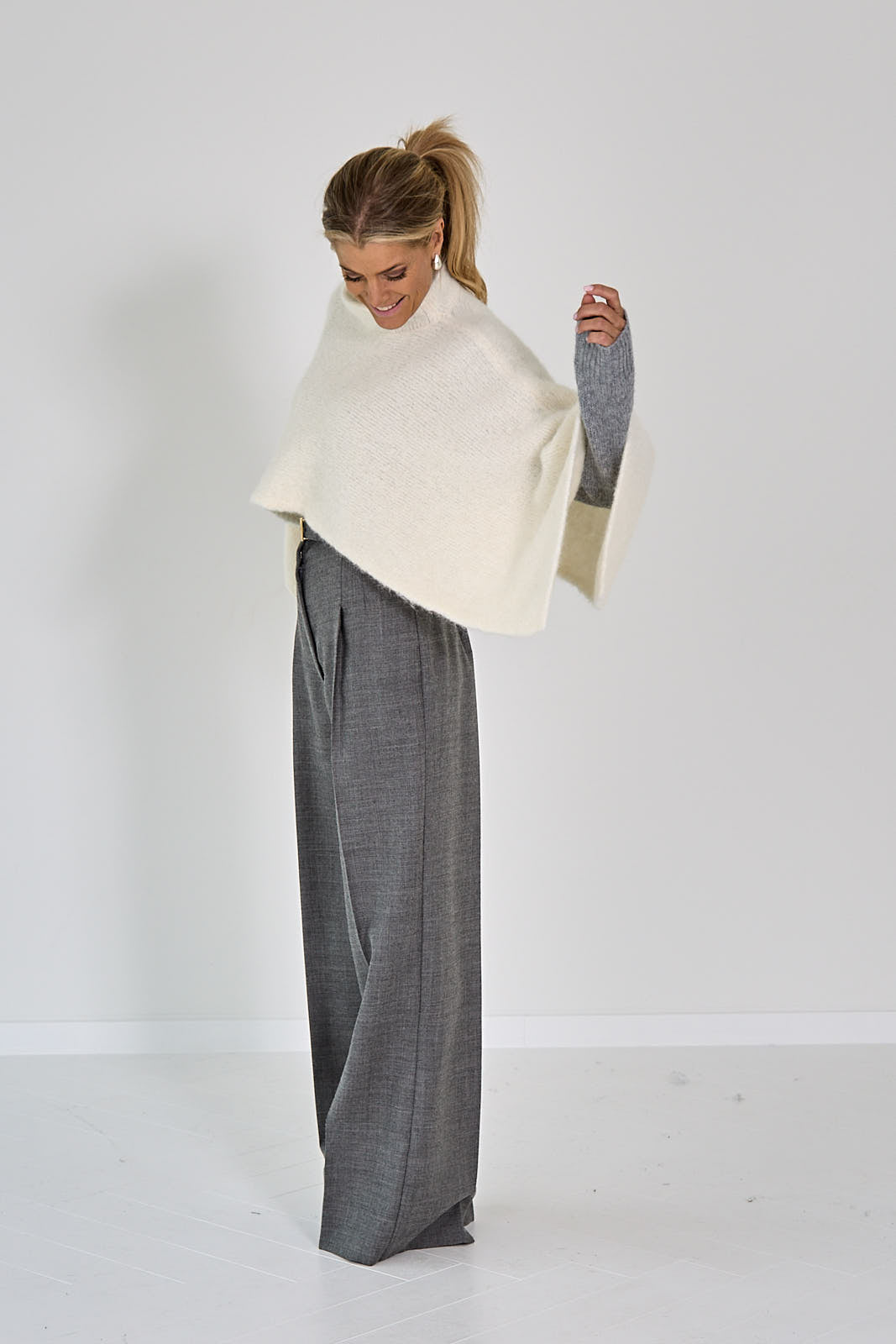 PULL MET CAPE
