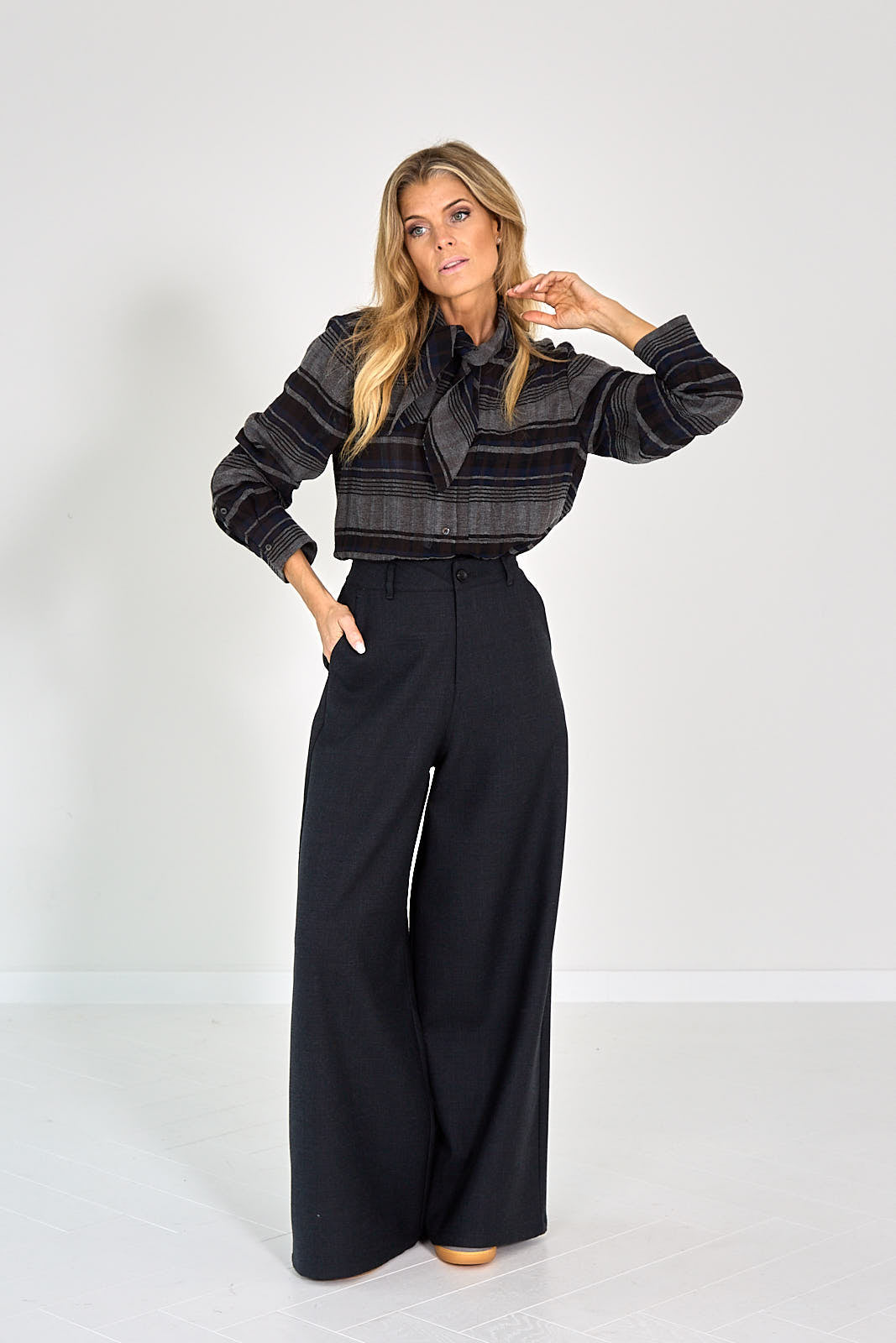 CHECK BLOUSE W BOW