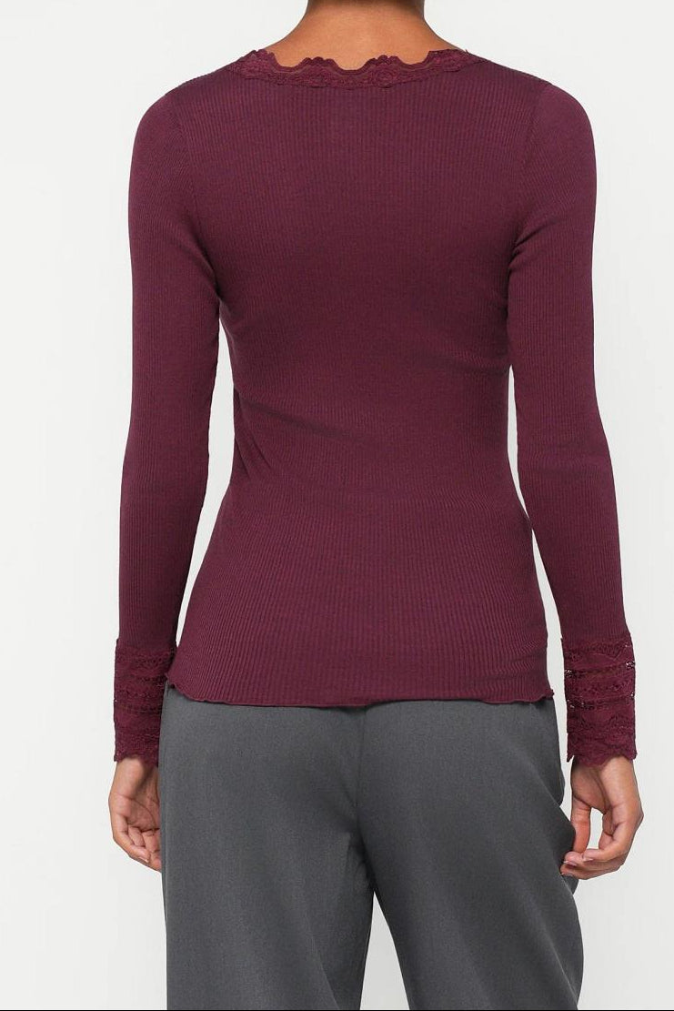 BENITA SILK LS O-NECK LACE TOP