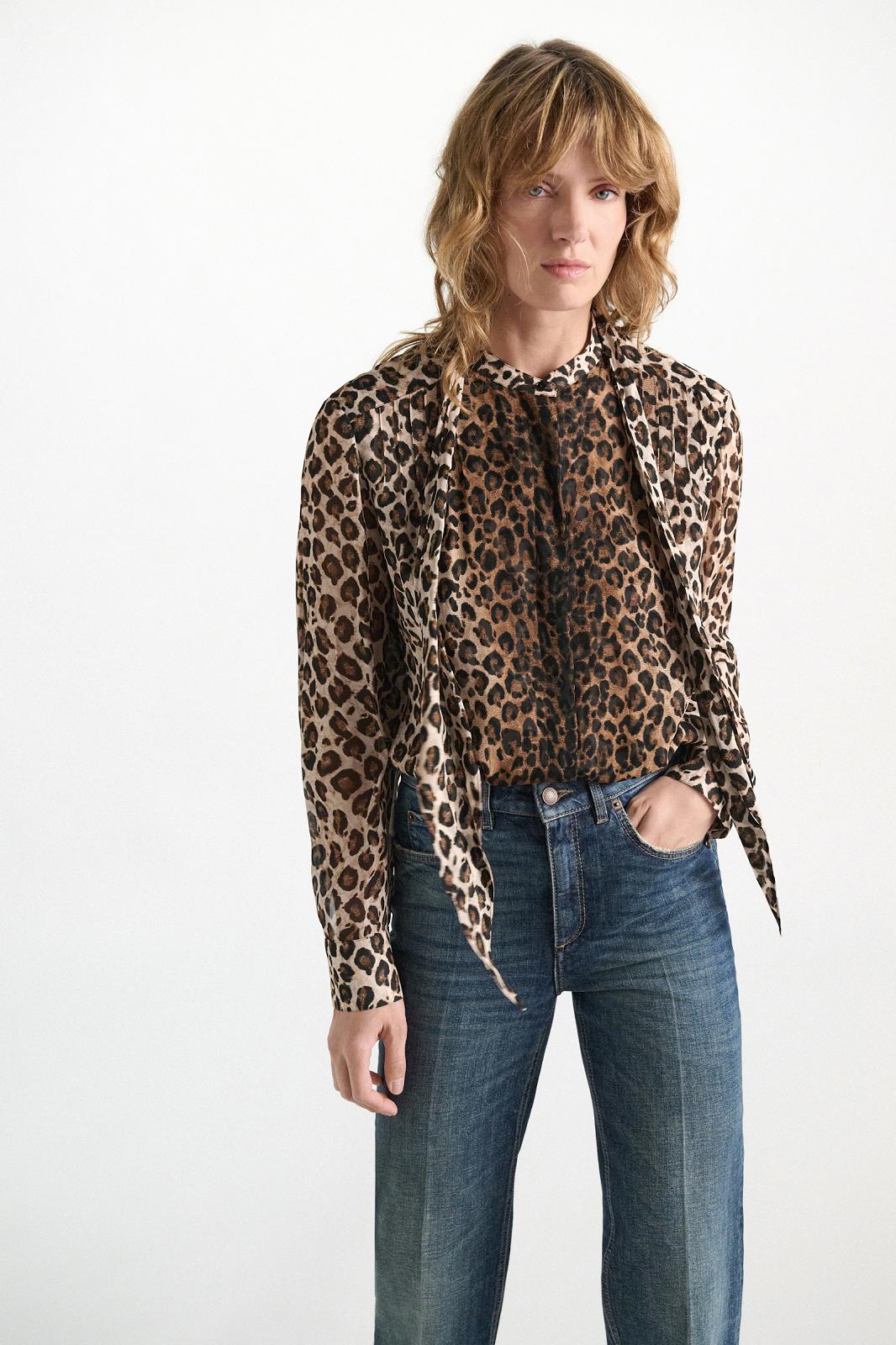 27Z-SCHUMACHER LEOPARD BLOESJE BRUIN