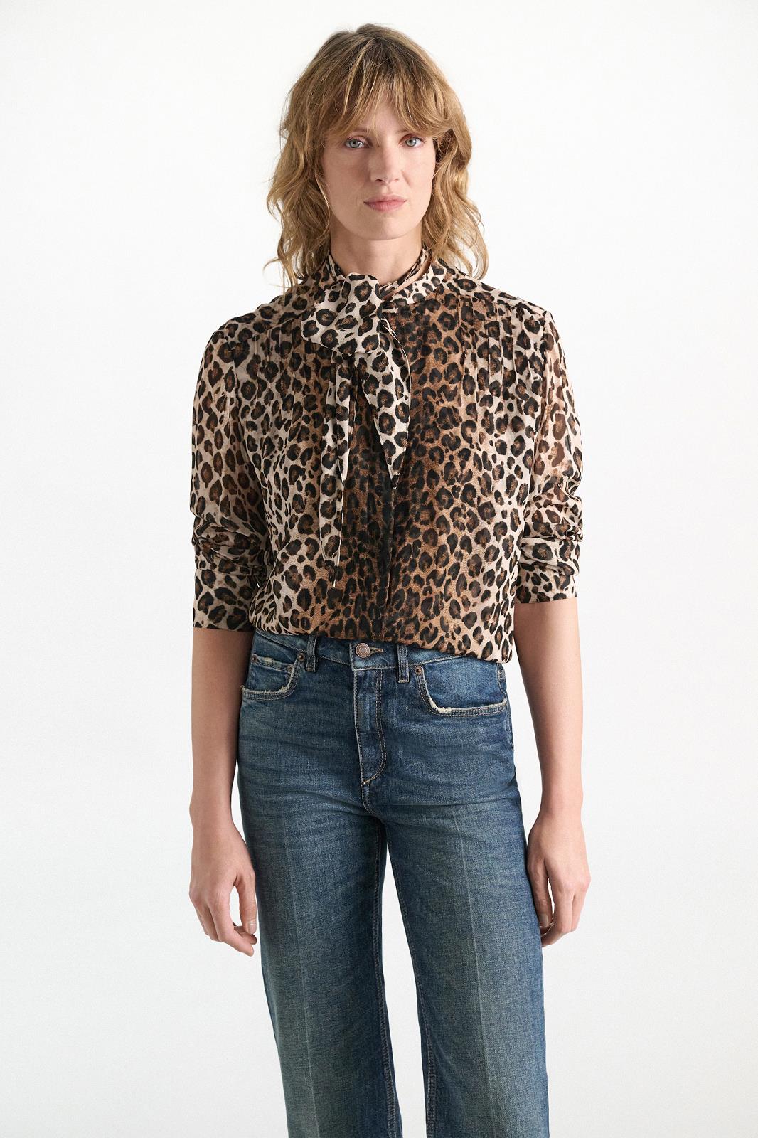 27Z-SCHUMACHER LEOPARD BLOESJE BRUIN